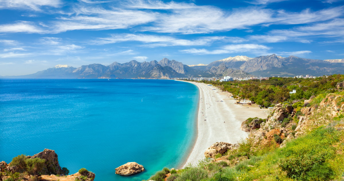 Guide to Konyaaltı Beach in Antalya in Turkey