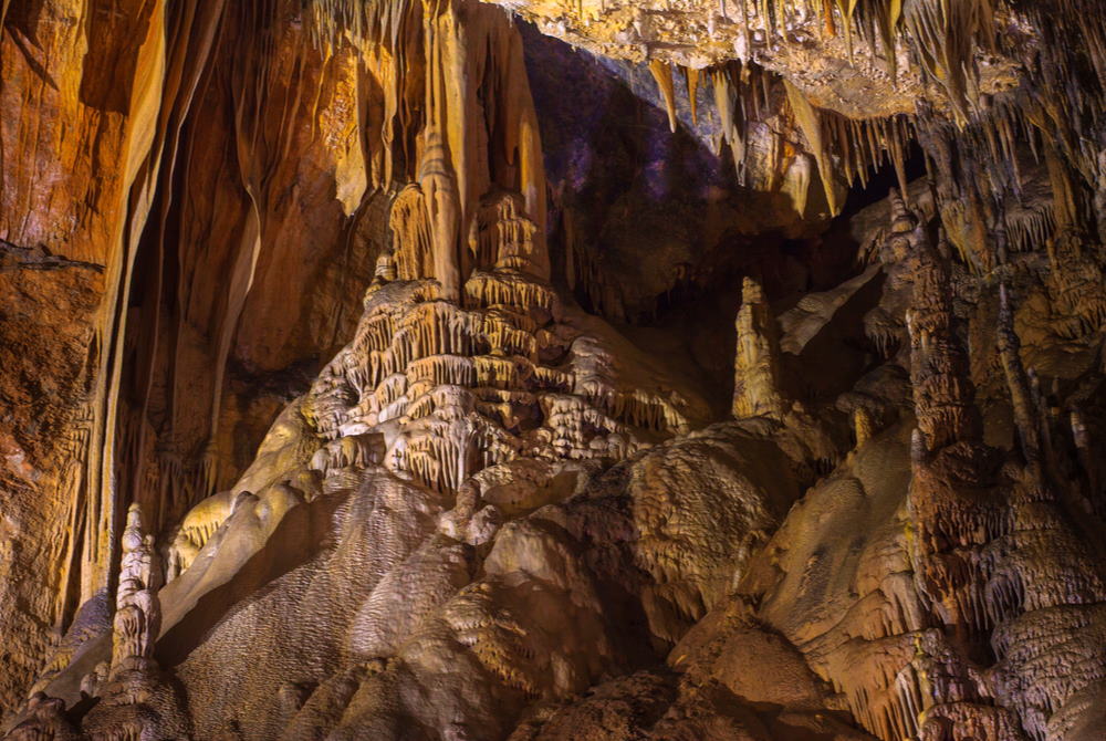 Пещера Дамлаташ в Анталии в Турции