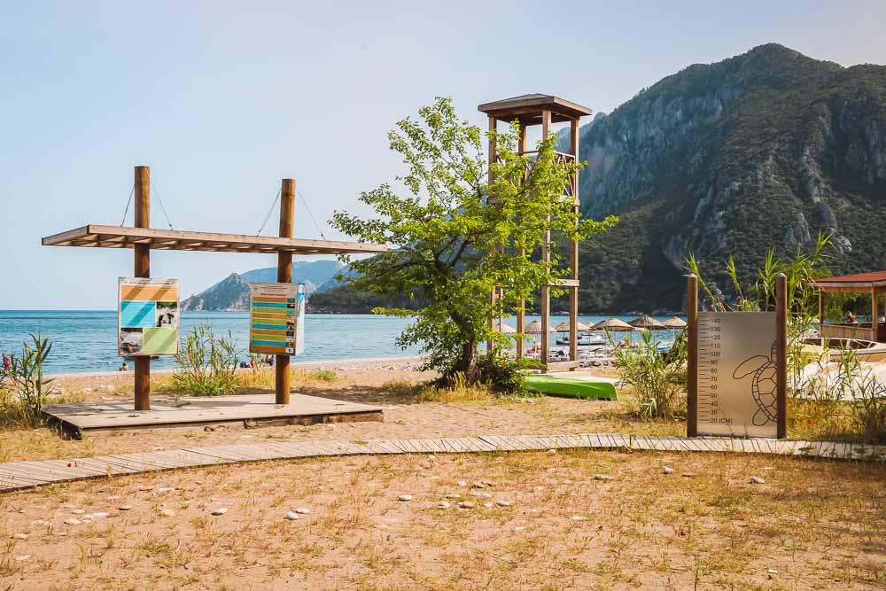 Пляж Олимпос в Чирали в Кемере в Анталии в Турции
