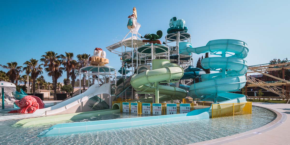 12 huge Aquapark Hotels in Antalya [with amazing Slides]